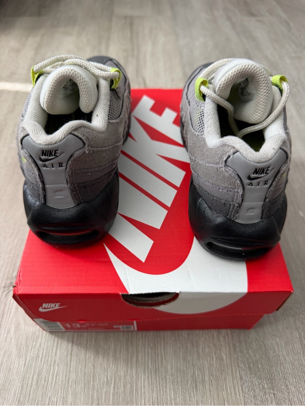 Nike Air Max 95 Kids Sz 13c Black Neon Yellow - Picture 3 of 7